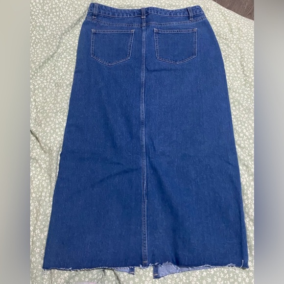 Blue jean skirt - Picture 2 of 3